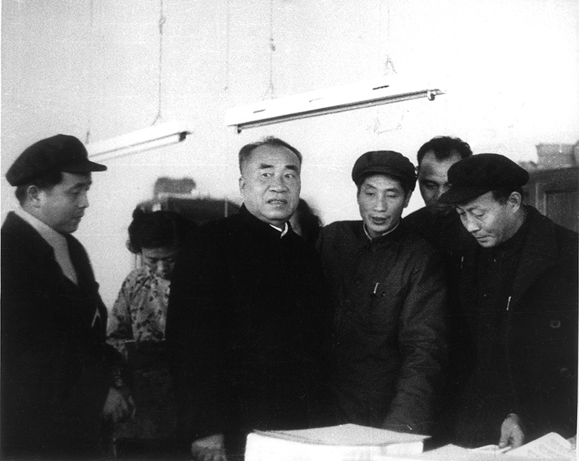 1959年11月21日朱德委员长视察北京邮票厂