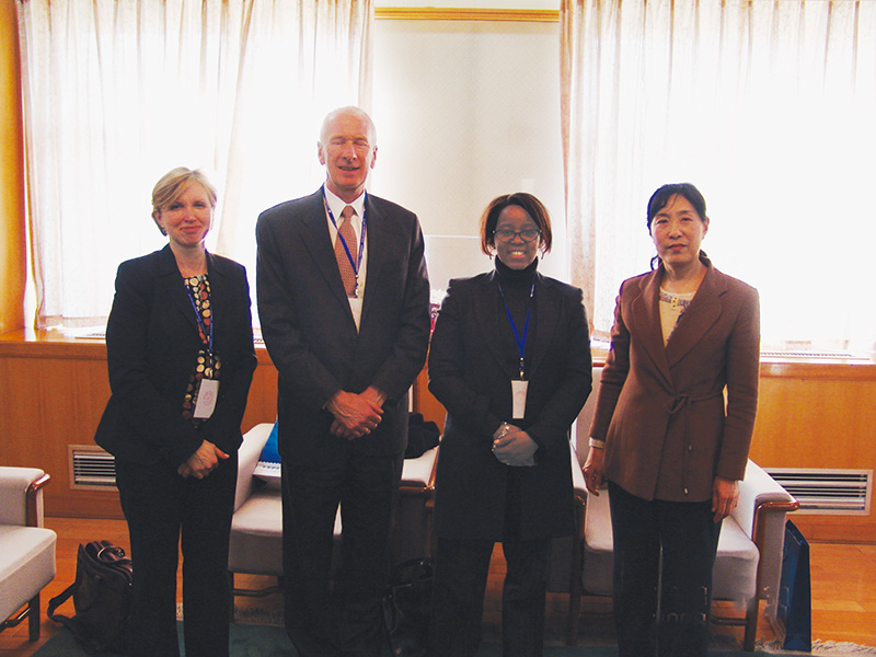 2008年1月，国际奥委会委员到邮票印制局进行实地考察。