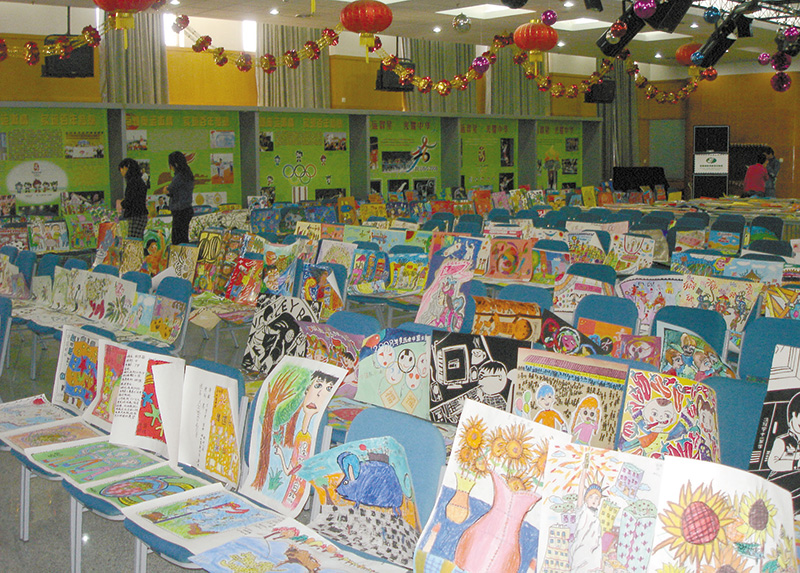 2008年12月，为迎接建国六十周年，邮票印制局为做好邮票设计工作组织《祝福祖国》儿童画评审活动。